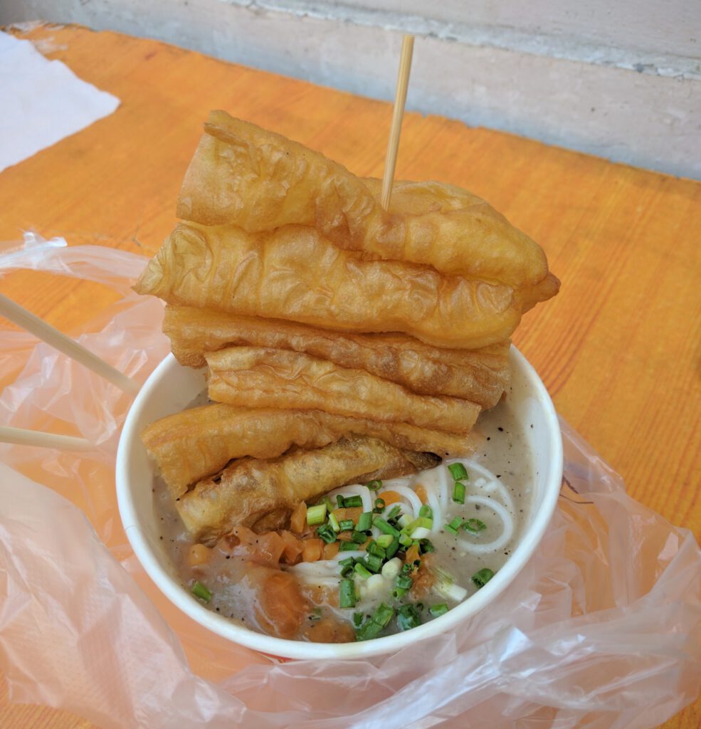 You Tiao with rice noodles